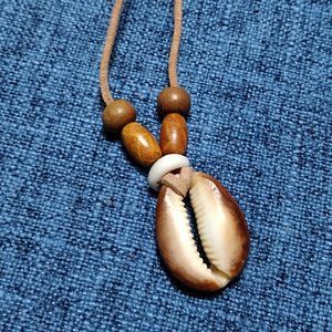 Sea Shell Leather Cord Necklace